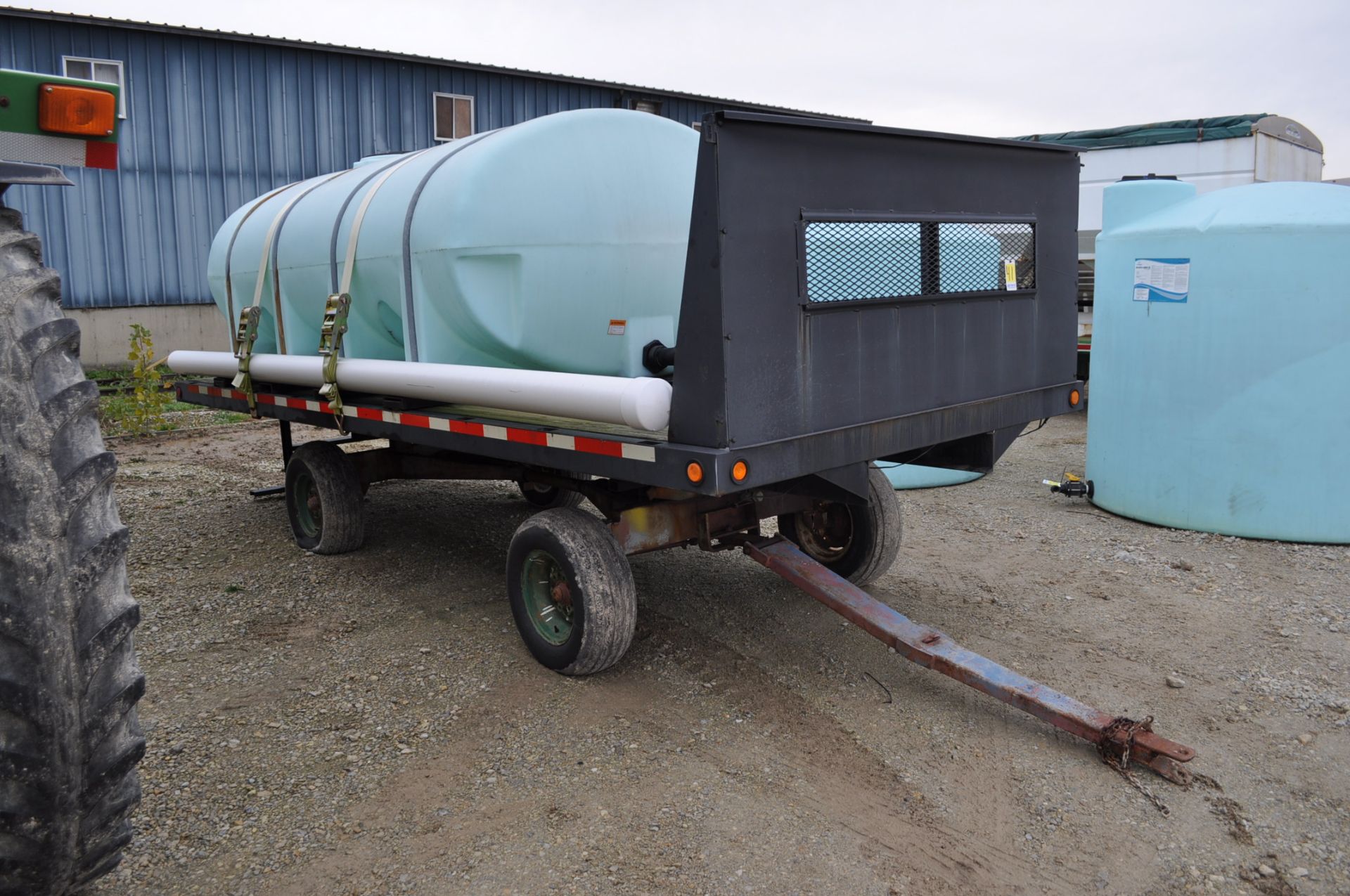 2,000-gal horizontal leg tank w/ bands, mounted on 18’ Rugby flatbed w/ headache rack - Image 2 of 7