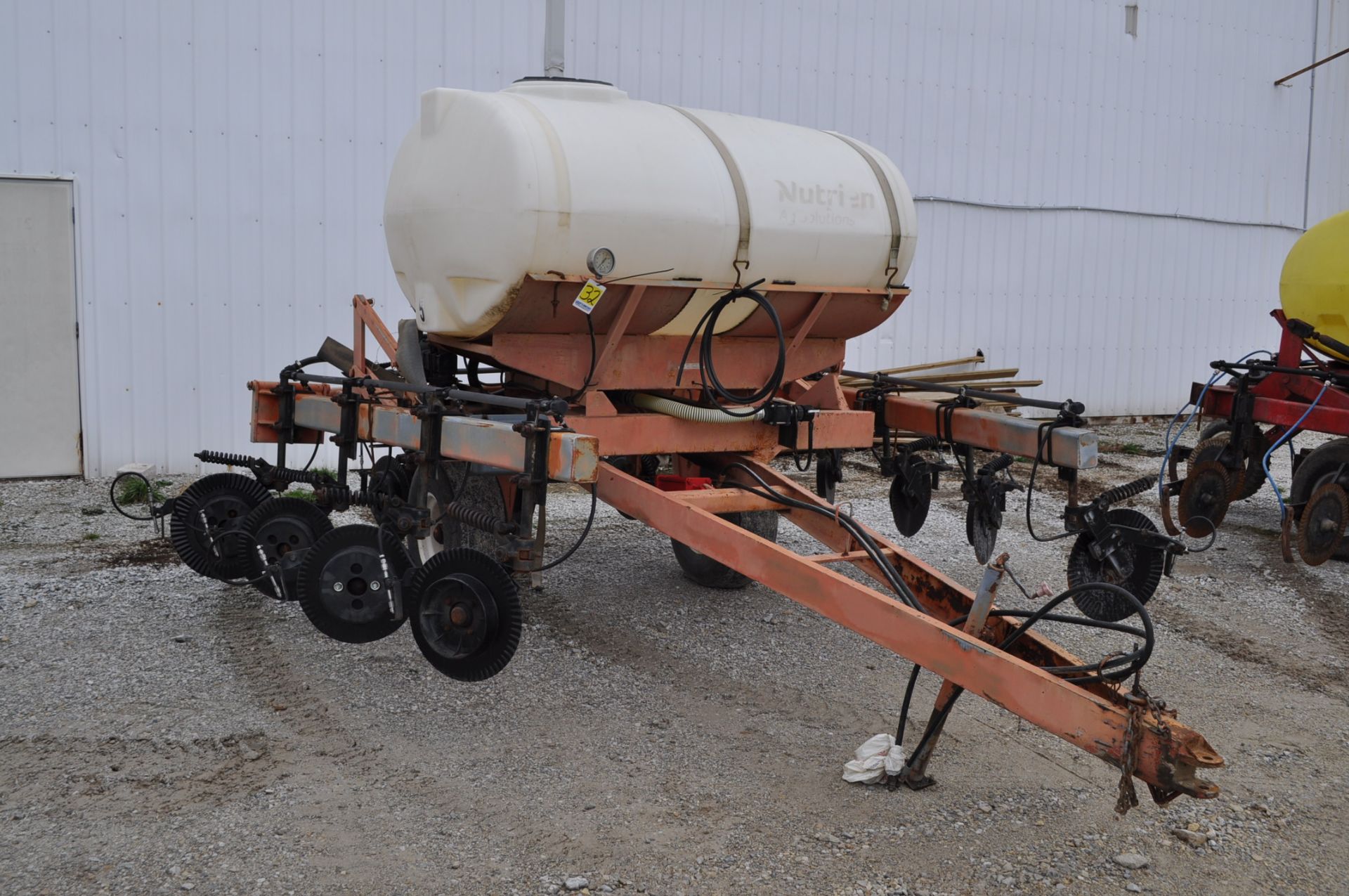 11 coulter Clark 28 applicator, 750 gal poly tank, injectors, ground drive John Blue pump