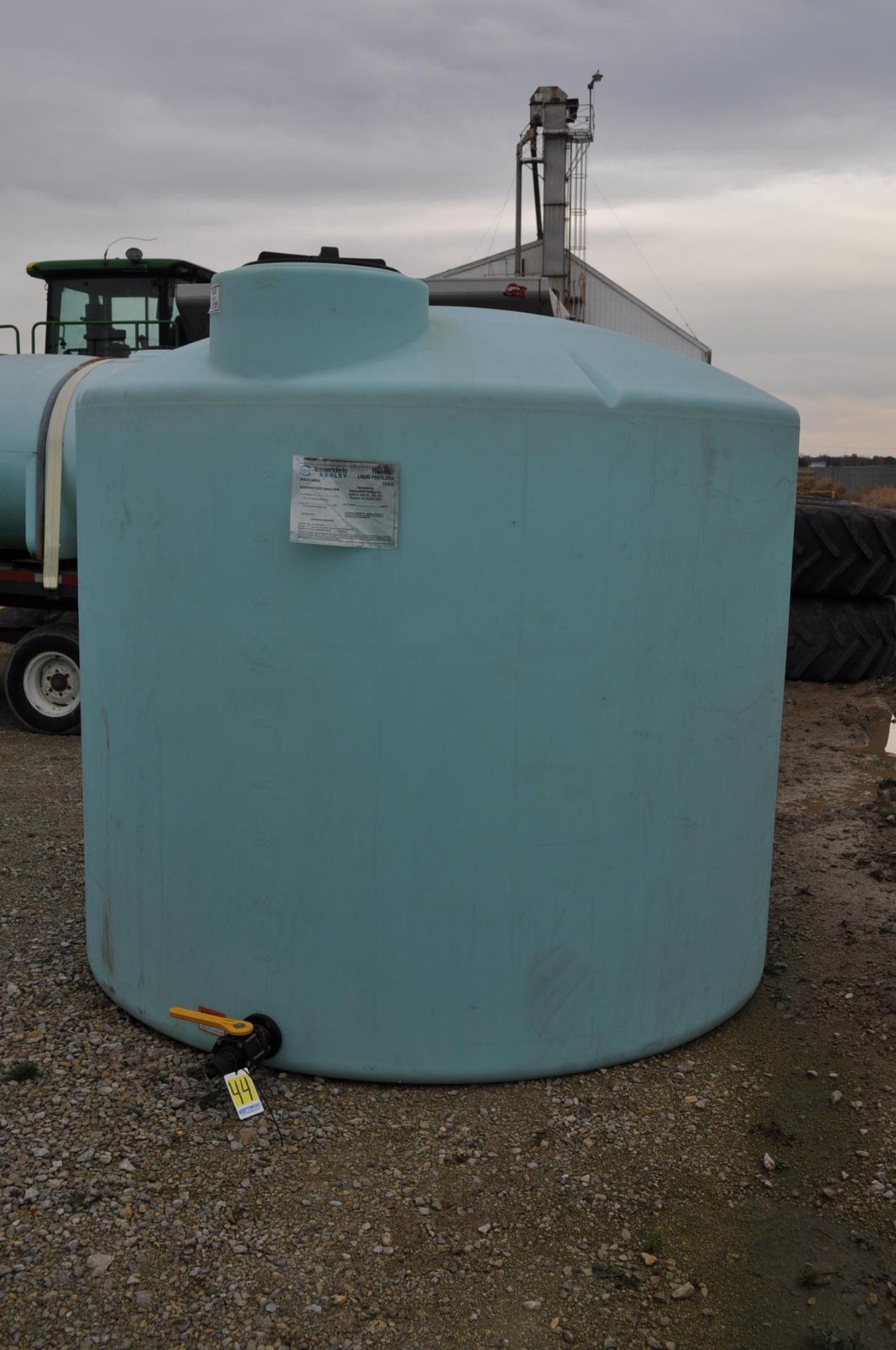 2,500-gal poly flat bottom tank