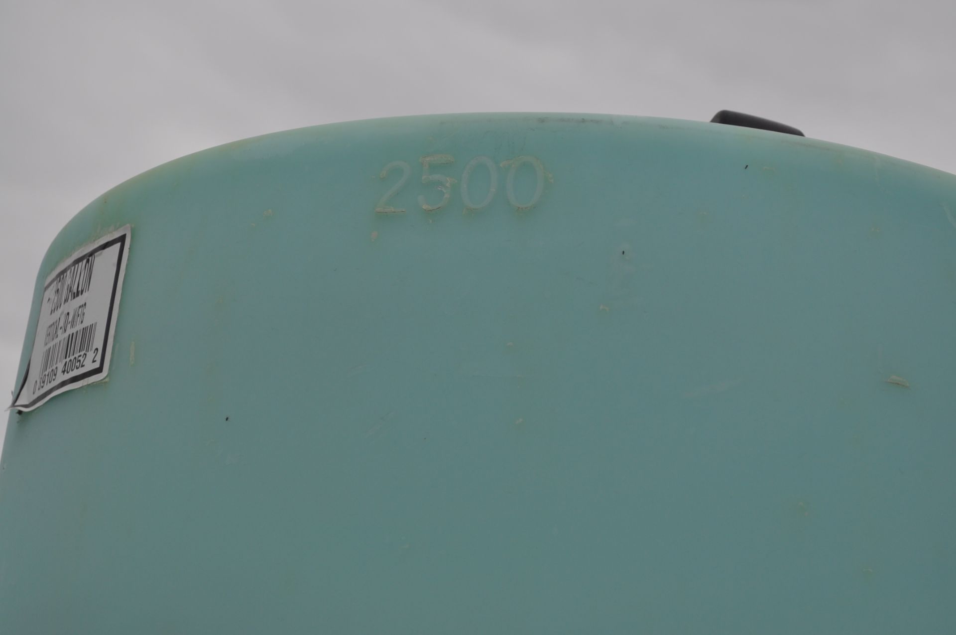 2,500-gal poly flat bottom tank - Image 3 of 4