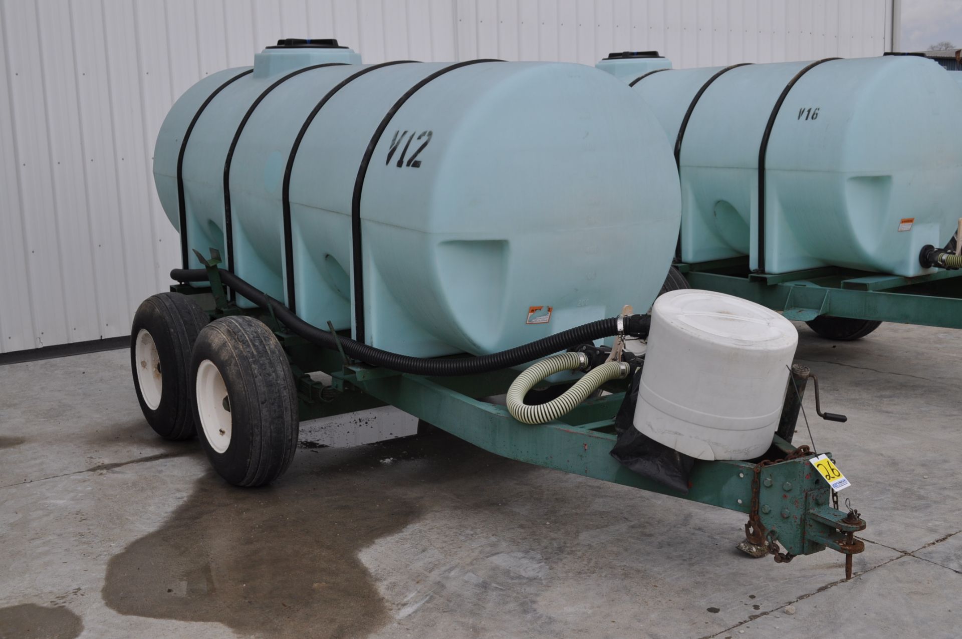 1,000 gal poly nurse trailer, tandem axle, 2" gas pump - Image 2 of 6