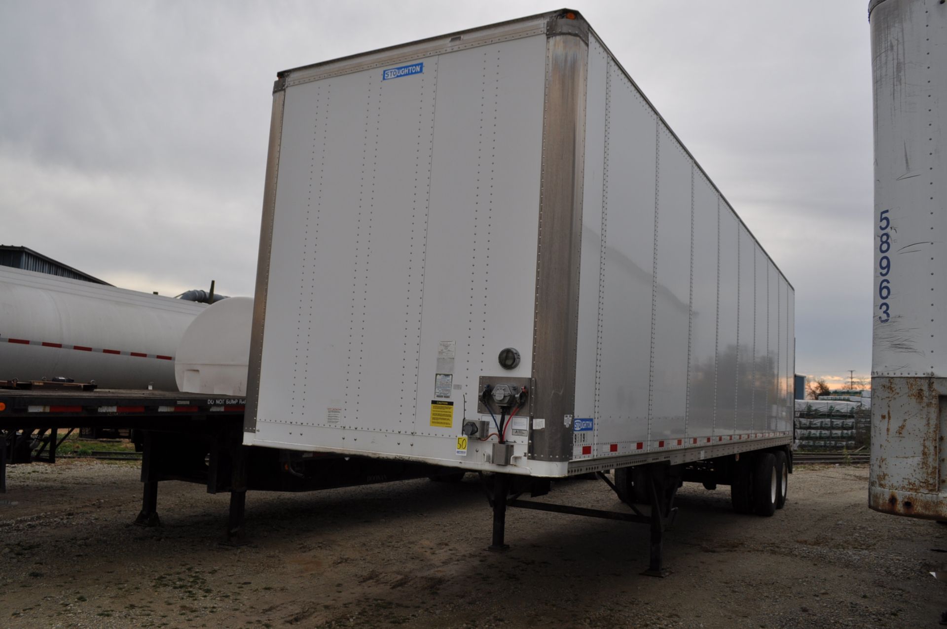 38’ 2011 Stroughton van trailer, T/A, lift gate, air ride