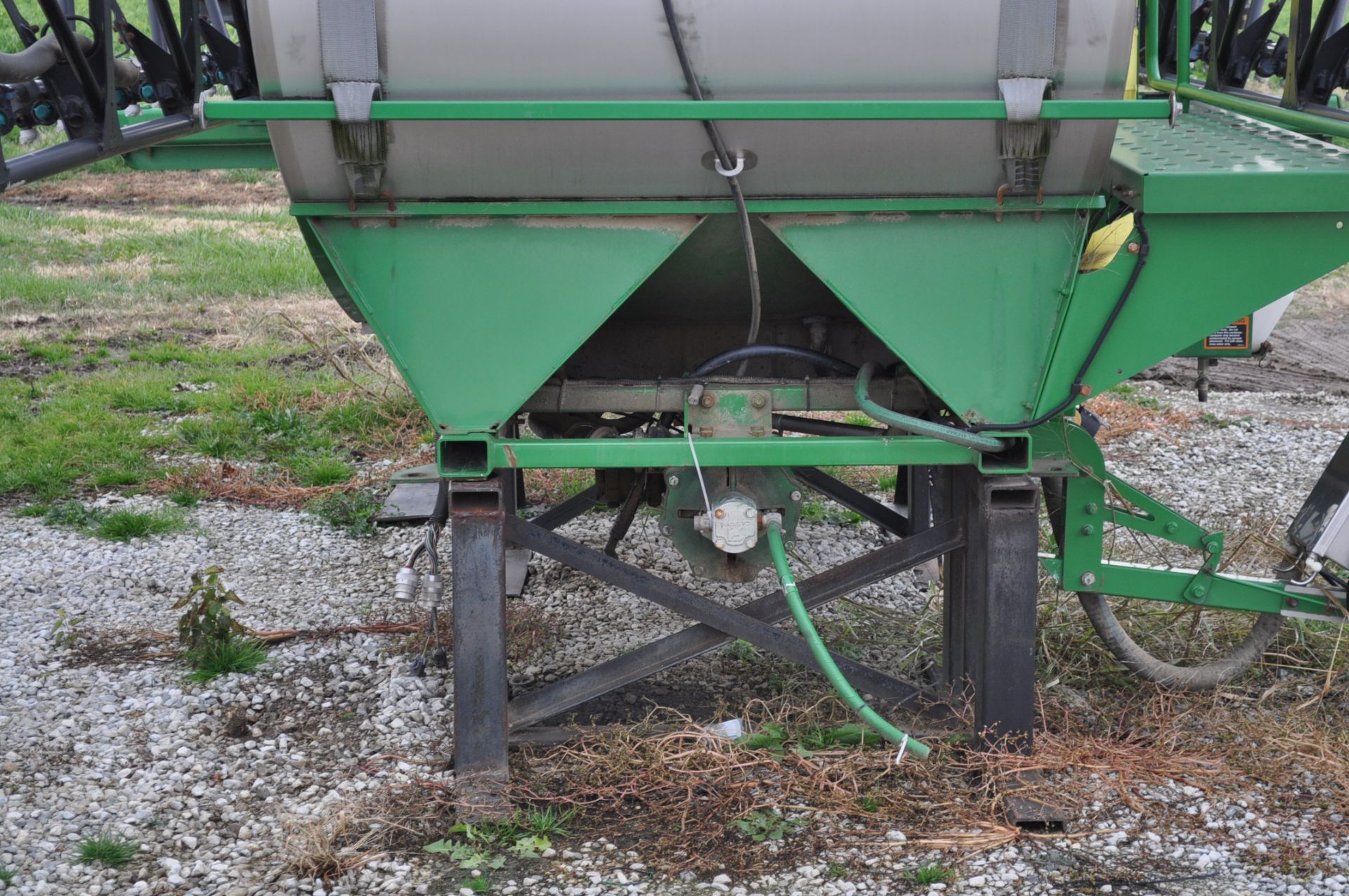 John Deere 4930 Combo, New Leader G4 SS dry box, 1,200-gal SS tank, 120’ boom, Greenstar, 380/105R50 - Image 30 of 31