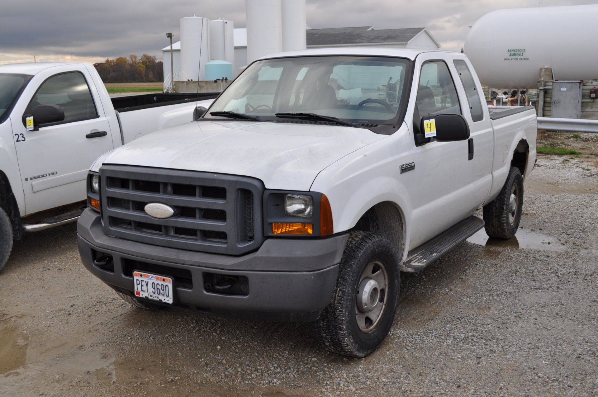 2005 Ford F-250, 4x4, Gas V-8, auto, ext cab, short bed, 201,385 miles, VIN 1FTSX21575ED02423