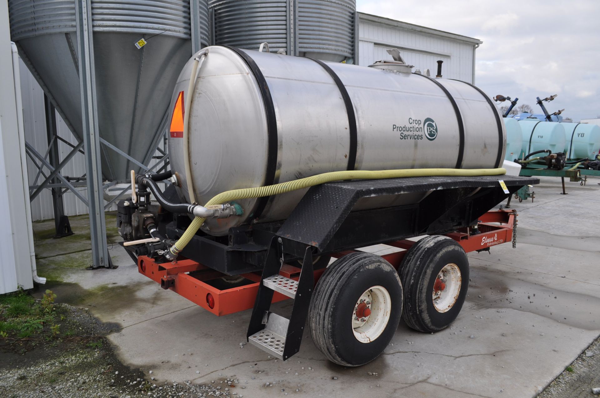 1,200 gal SS nurse trailer, tandem axle, 2" gas pump - Image 4 of 8