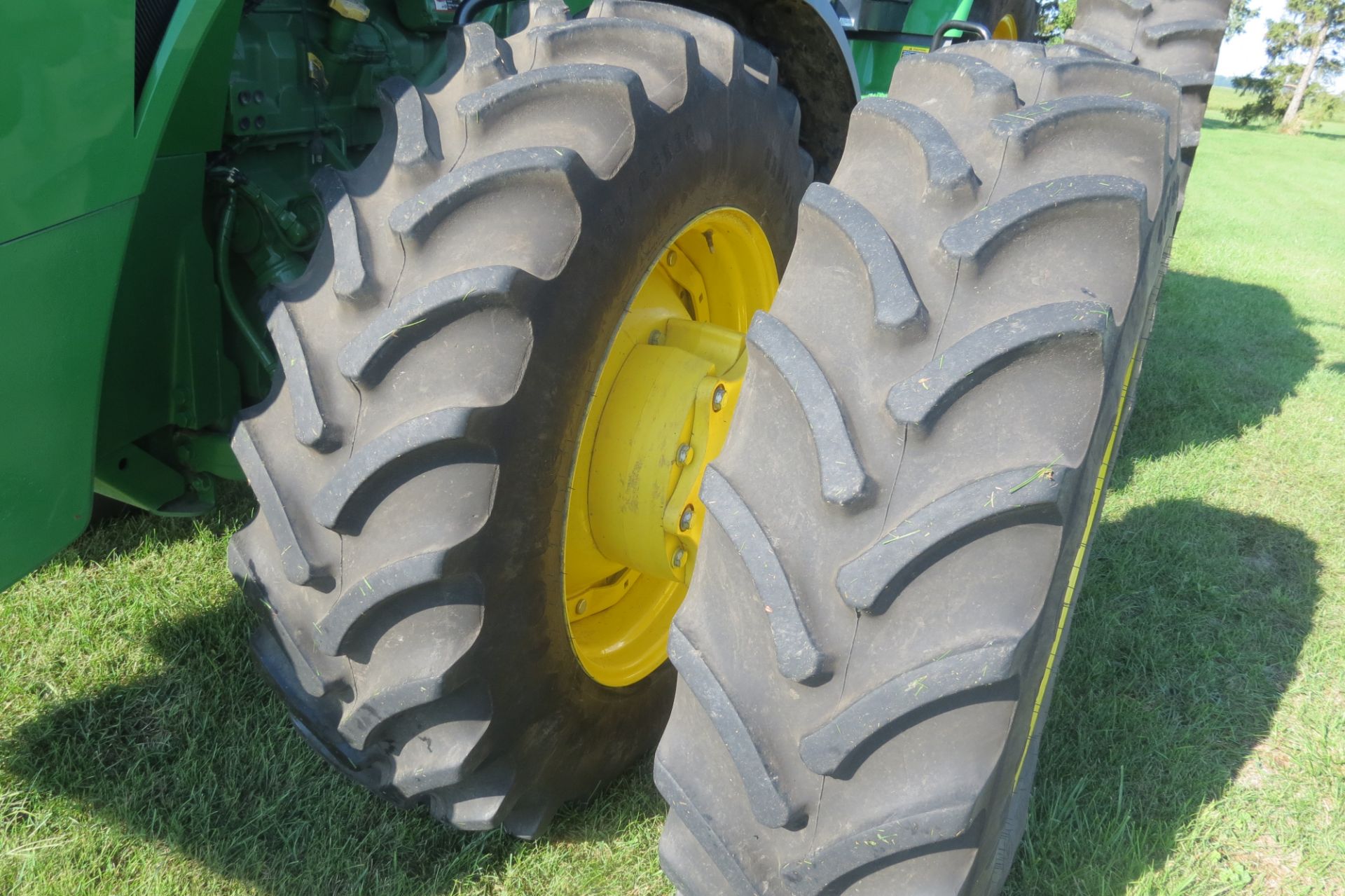 John Deere 8360R MFWD tractor, 480/80R50 rear duals, 420/85 R34 front duals, IVT, ILS, active - Image 30 of 40