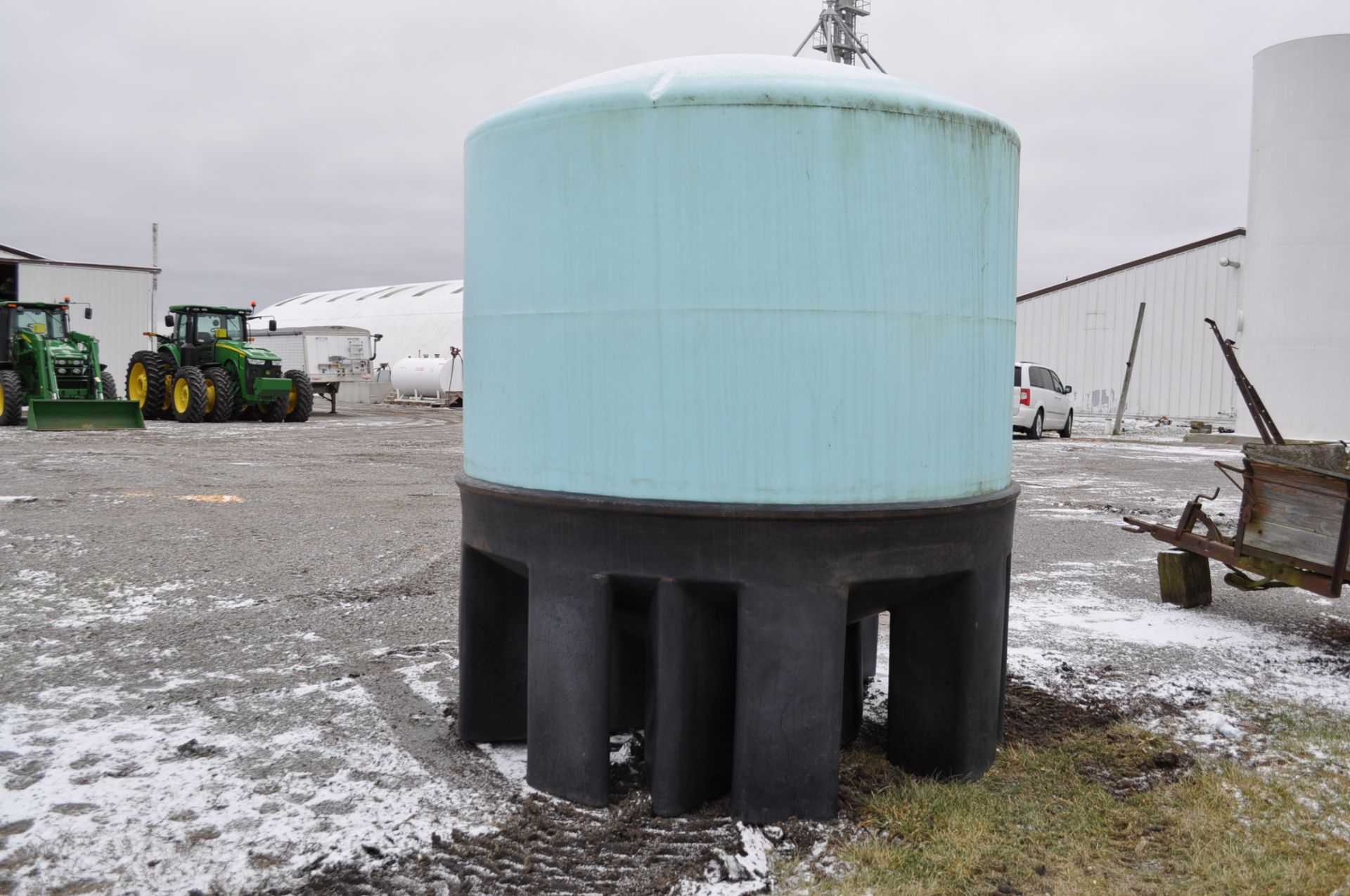 2500-gal poly cone-bottom leg tank, 2” outlet - Image 2 of 6