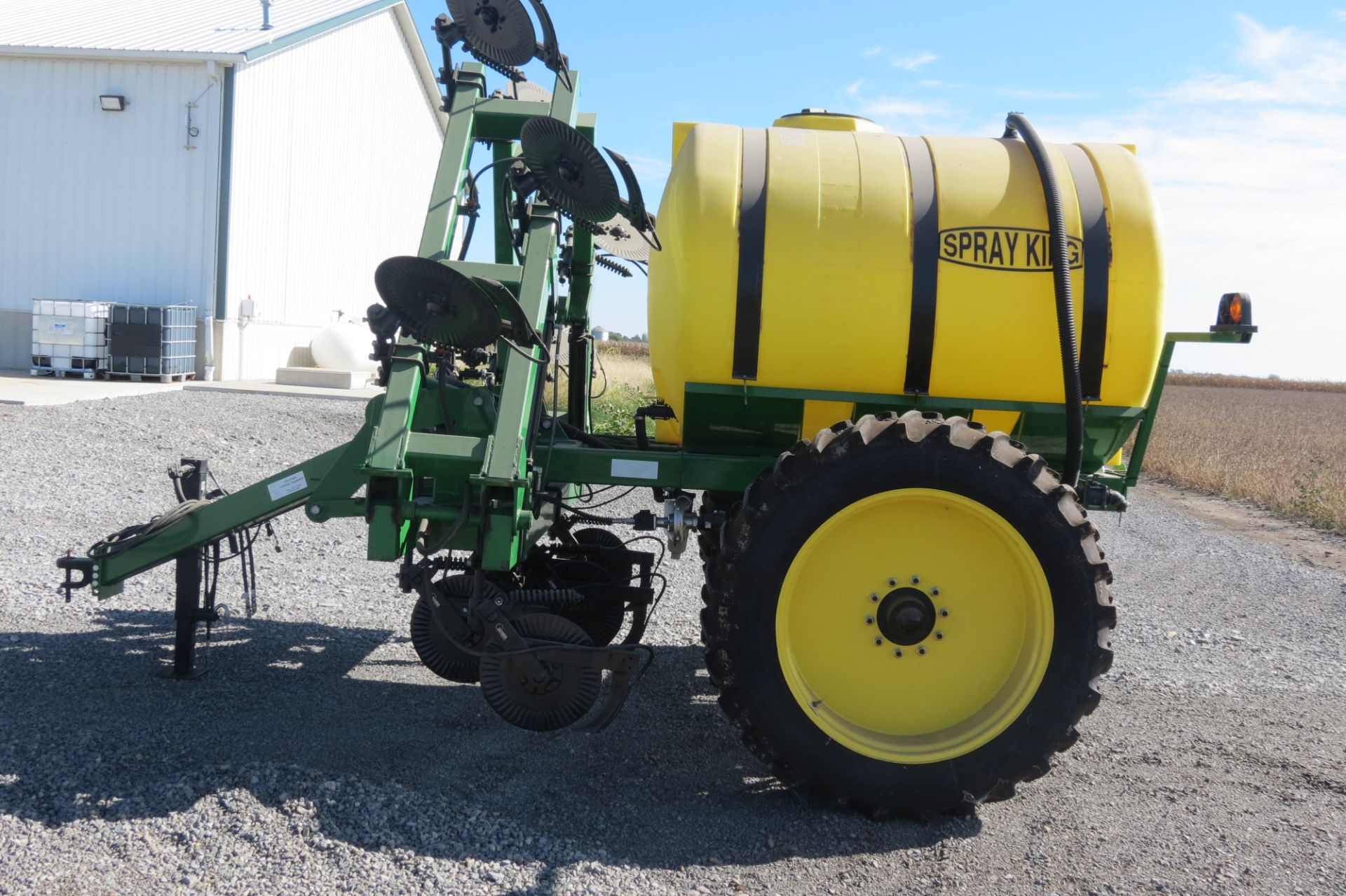 Spray King 11-coulter 28% applicator, 1300-gal poly tank, 15.5-38 tires, 2” fill, hyd SS 2” pump, - Image 9 of 22