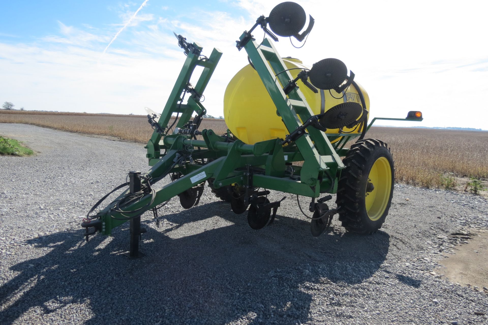 Spray King 11-coulter 28% applicator, 1300-gal poly tank, 15.5-38 tires, 2” fill, hyd SS 2” pump, - Image 11 of 22