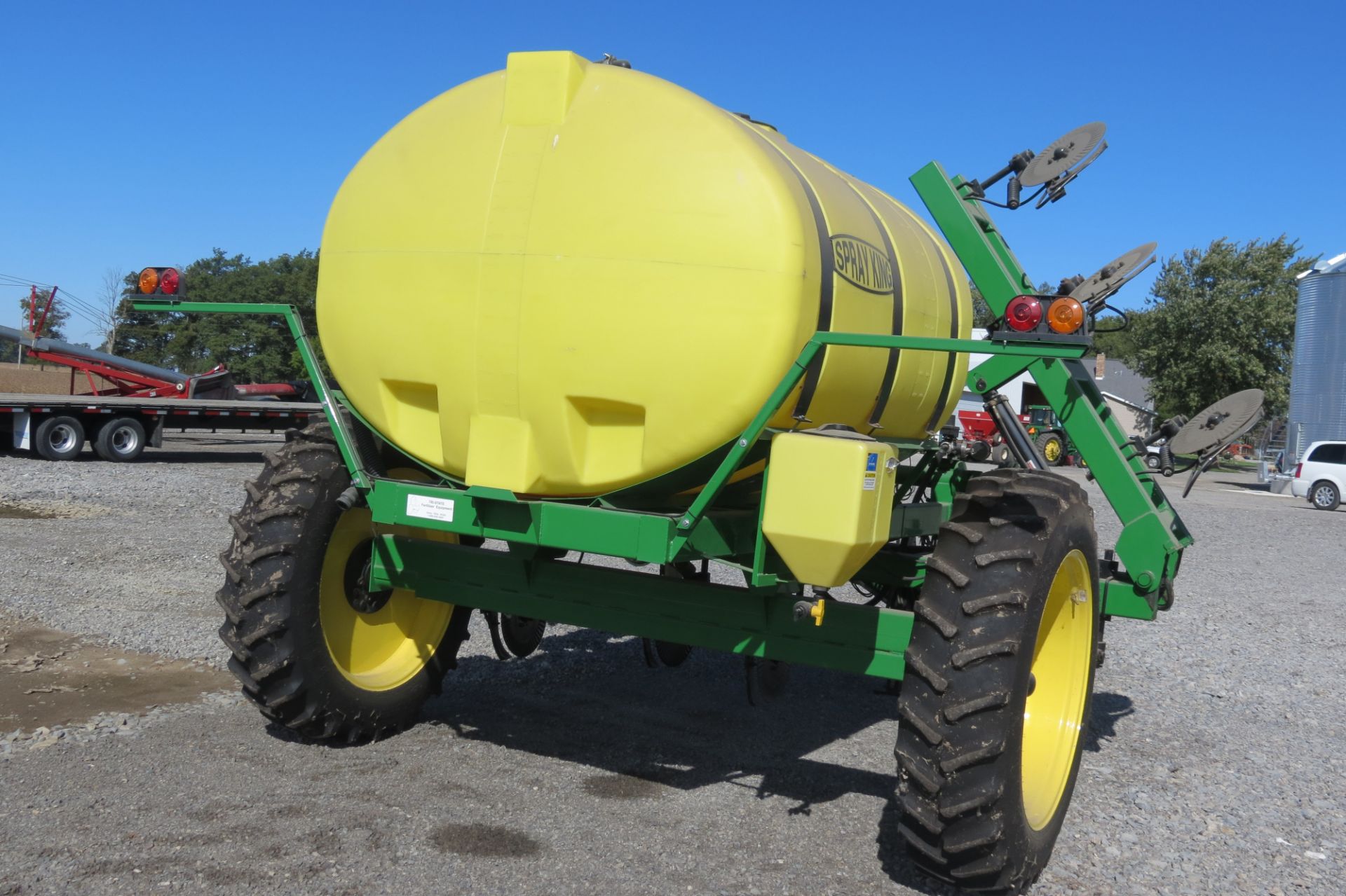 Spray King 11-coulter 28% applicator, 1300-gal poly tank, 15.5-38 tires, 2” fill, hyd SS 2” pump, - Image 6 of 22