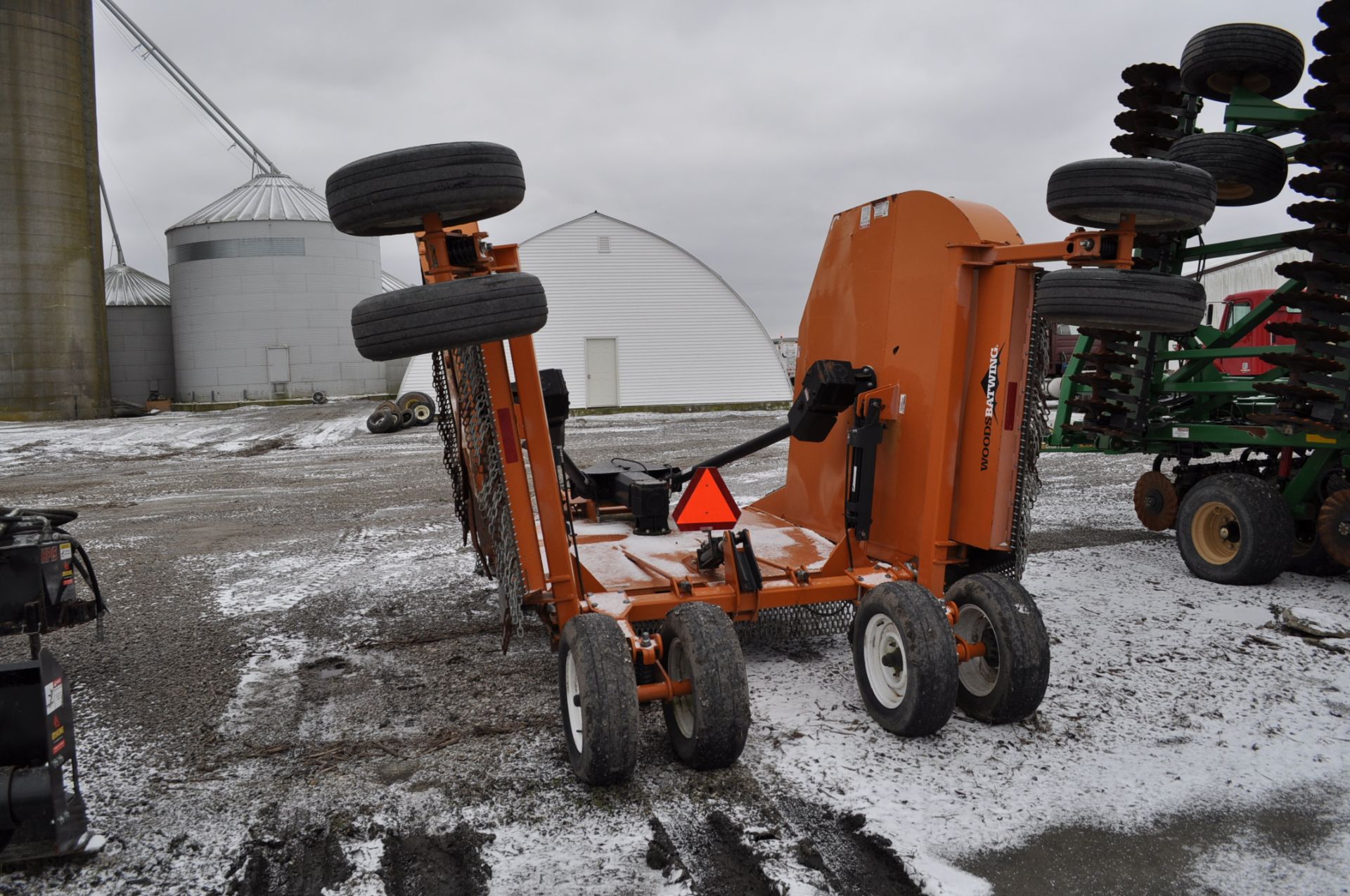 20’ Woods BW240 HDQ rotary mower, stump jumpers, airplane tires, hyd fold, front and rear - Image 3 of 13