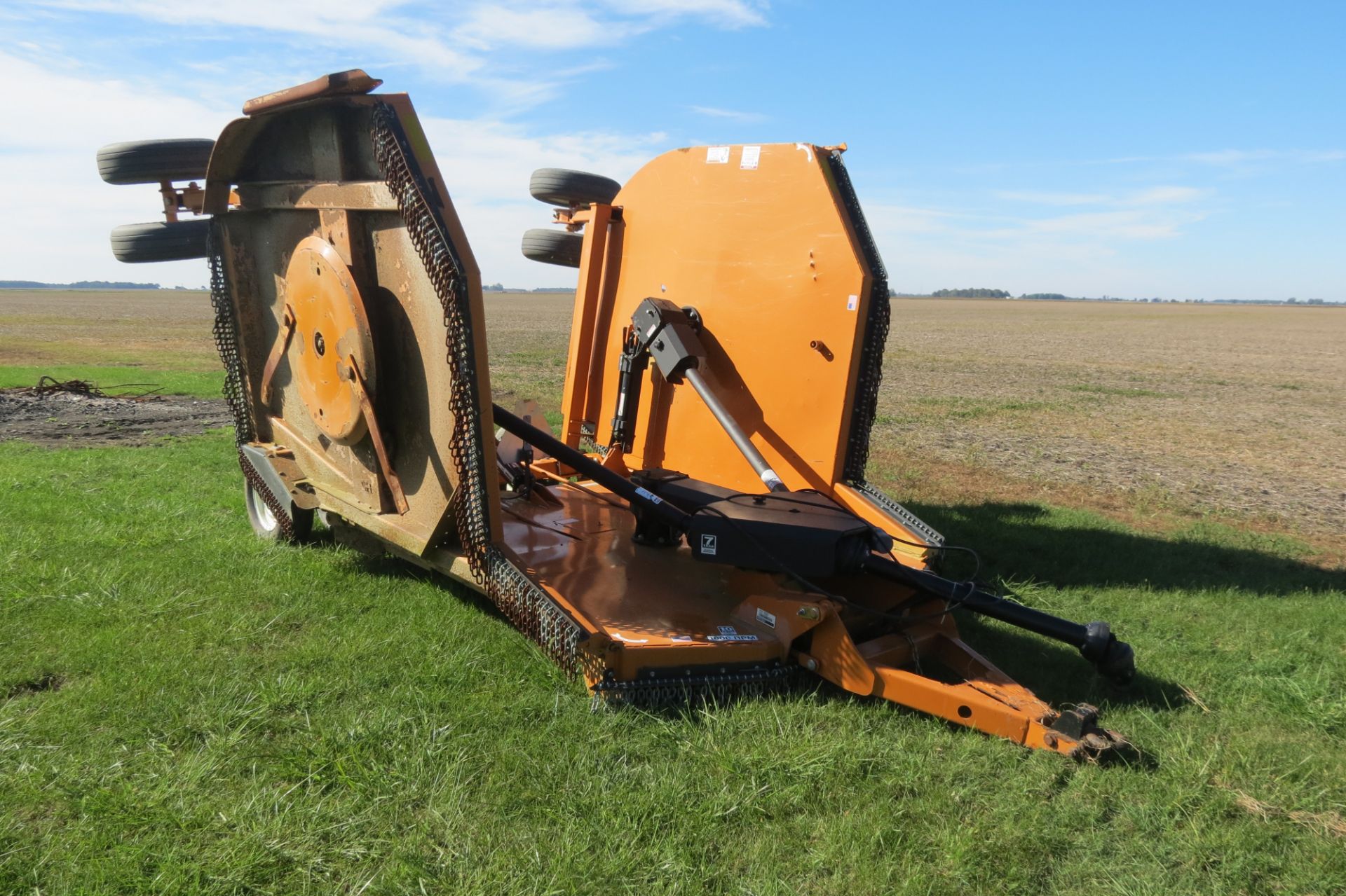 20’ Woods BW240 HDQ rotary mower, stump jumpers, airplane tires, hyd fold, front and rear - Image 8 of 13