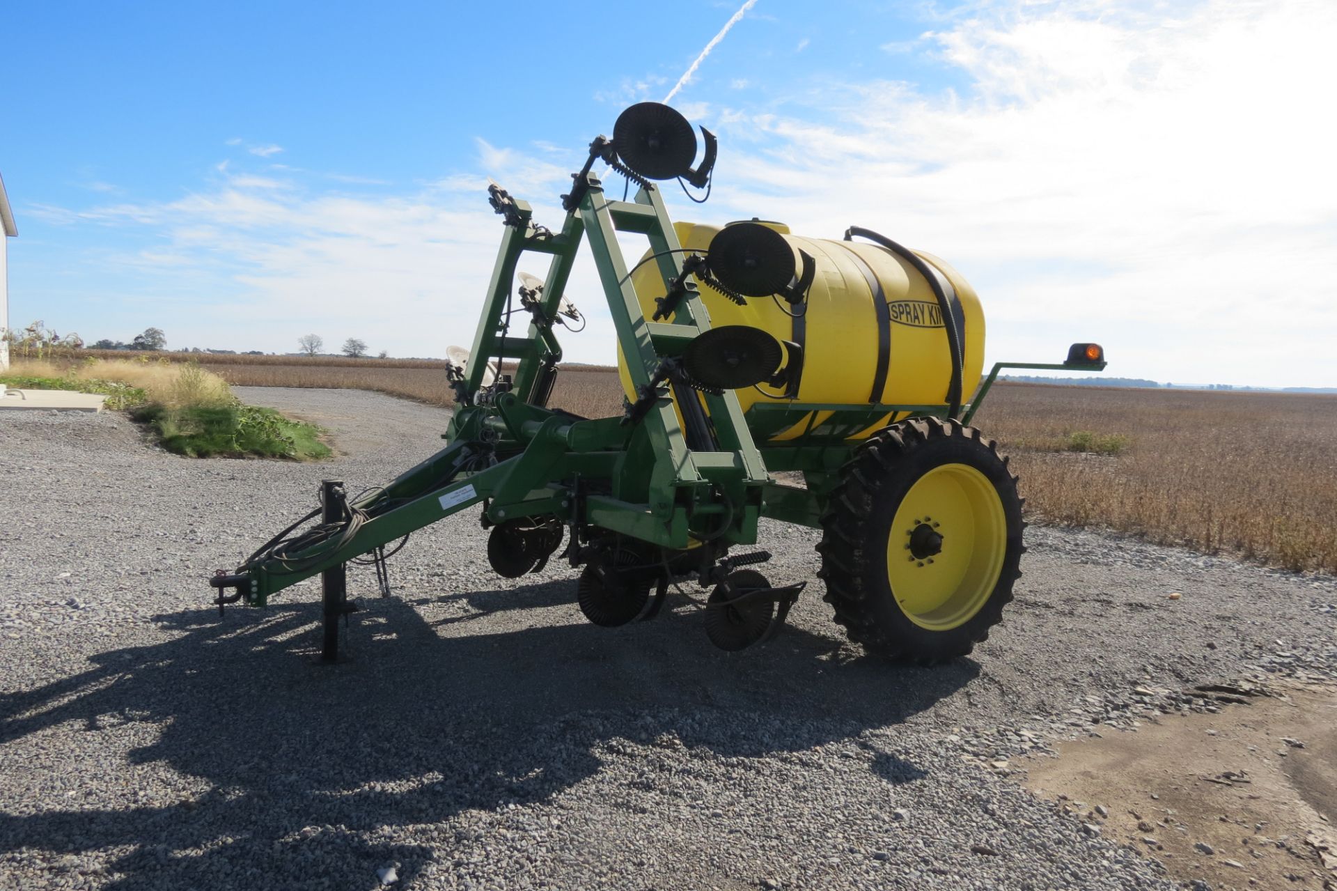 Spray King 11-coulter 28% applicator, 1300-gal poly tank, 15.5-38 tires, 2” fill, hyd SS 2” pump, - Image 10 of 22