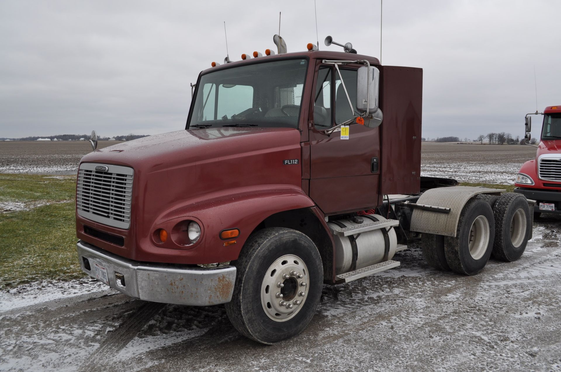 2001 Freightliner FL112 tandem-axle semi, Cummins ISM, Eaton auto-shift, 10-speed/3-pedal, engine