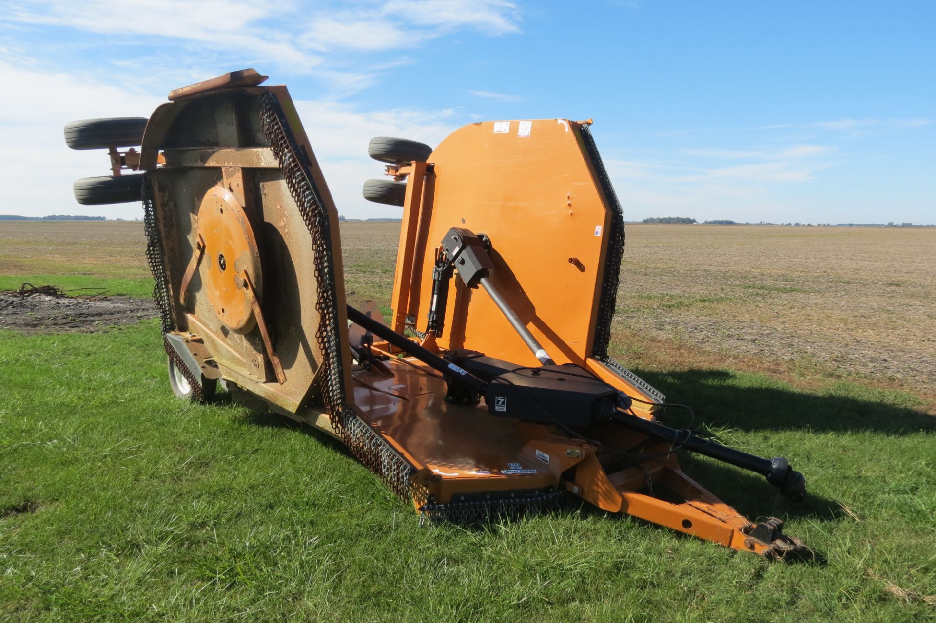 20’ Woods BW240 HDQ rotary mower, stump jumpers, airplane tires, hyd fold, front and rear - Image 10 of 13