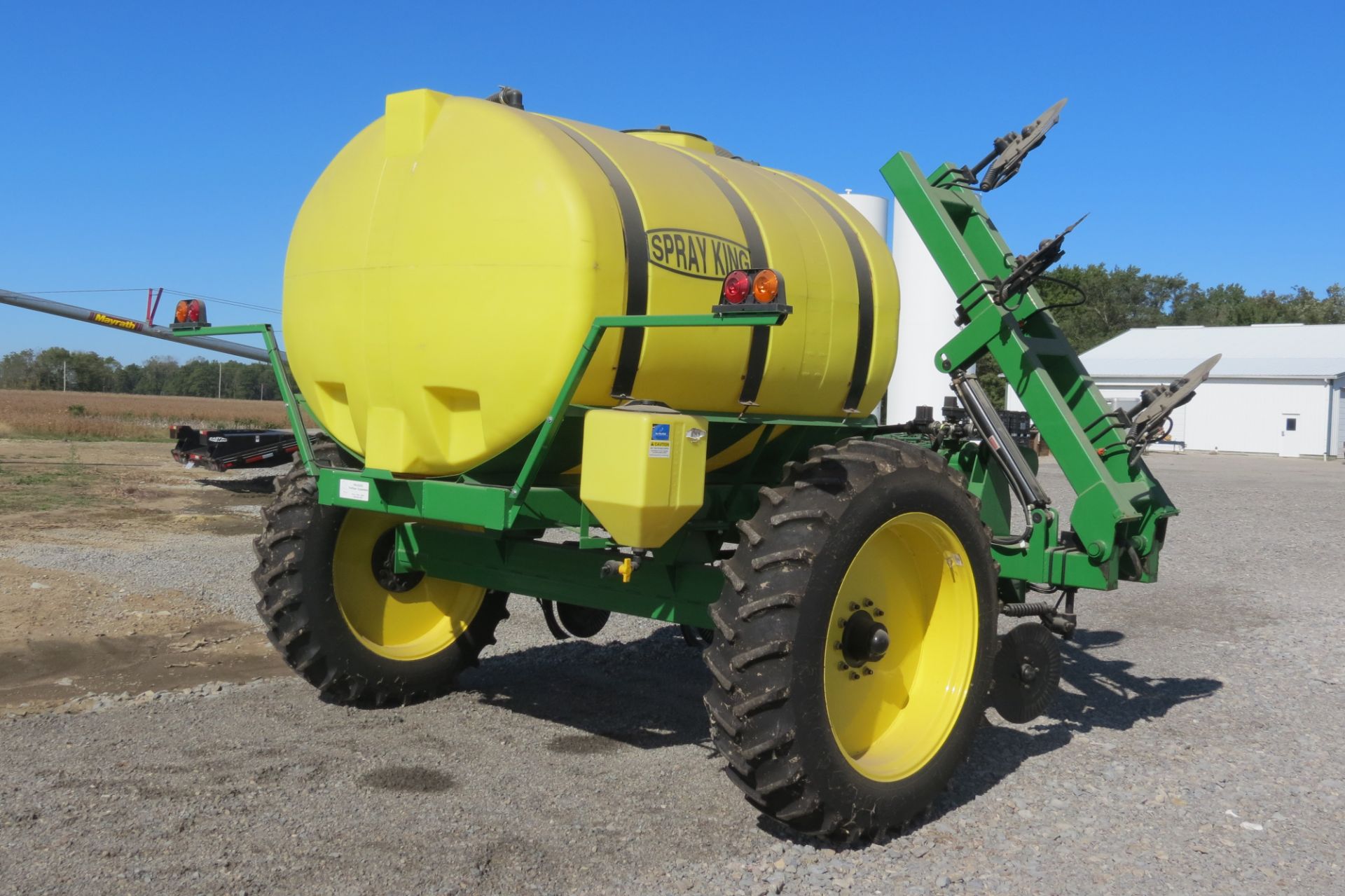 Spray King 11-coulter 28% applicator, 1300-gal poly tank, 15.5-38 tires, 2” fill, hyd SS 2” pump, - Image 5 of 22