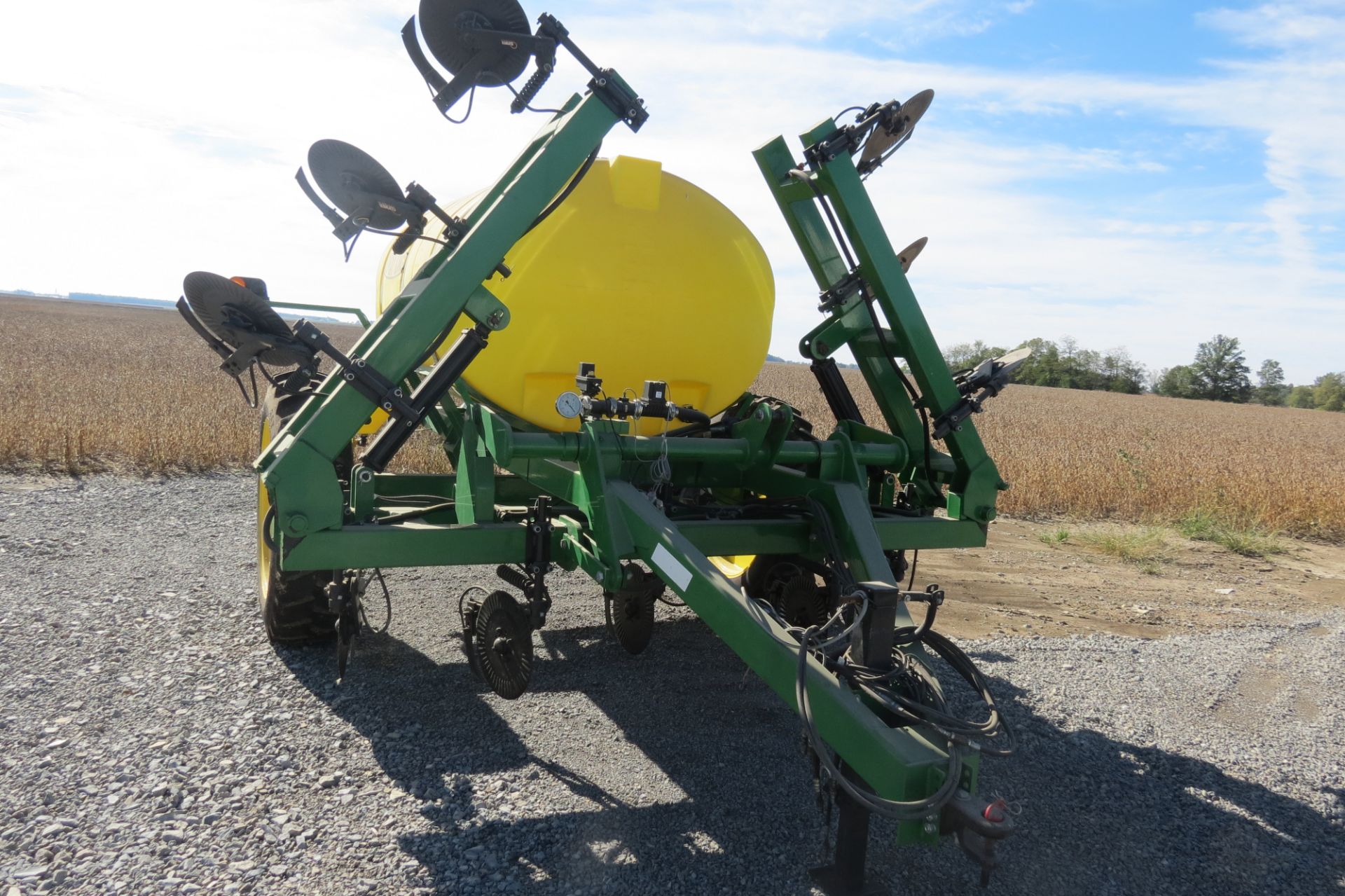 Spray King 11-coulter 28% applicator, 1300-gal poly tank, 15.5-38 tires, 2” fill, hyd SS 2” pump, - Image 12 of 22