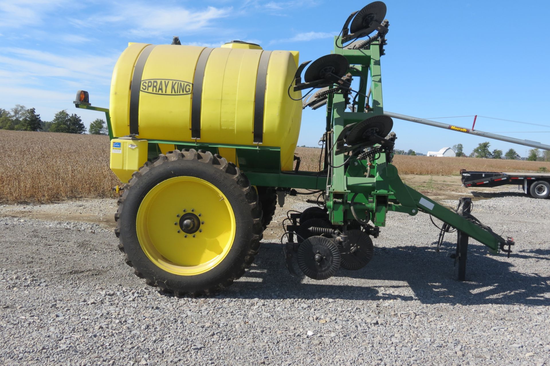 Spray King 11-coulter 28% applicator, 1300-gal poly tank, 15.5-38 tires, 2” fill, hyd SS 2” pump, - Image 3 of 22