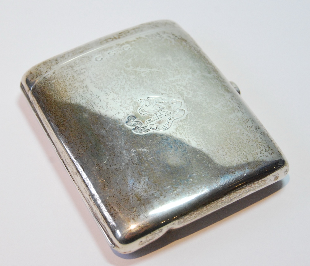 Silver cigarette case, curved, with enclosed ends to each side, Deakin & Francis, Birmingham 1900.