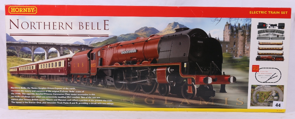 Hornby OO gauge electric train set Northern Bell with 4-6-2 Duchess of Sutherland locomotive R1065,