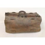 Large Victorian or Edwardian leather Gladstone bag, approx. 67cm wide.