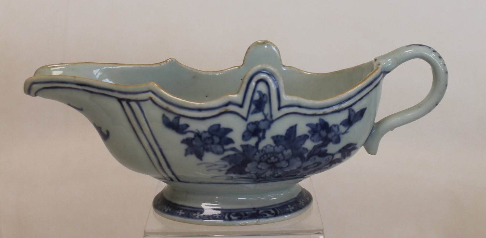 Pair of 18th century Chinese Export blue & white porcelain sauce boats, - Image 8 of 13