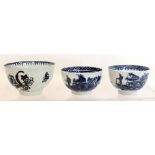 Late 18th century Worcester blue & white "Fisherman" pattern small tea bowl,