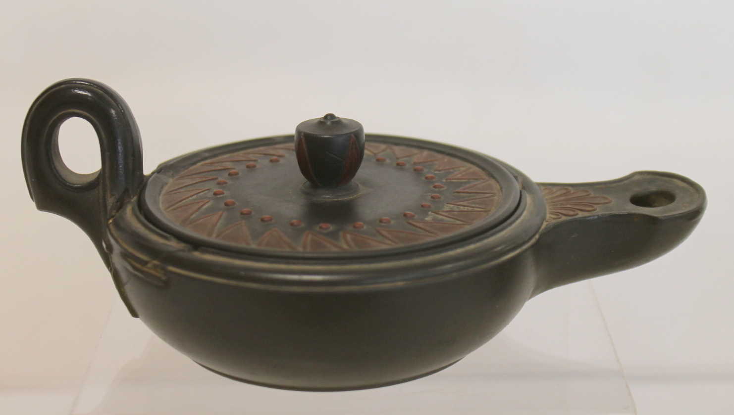 Rare early 19th century Wedgwood black basalt Roman oil lamp & cover, impressed mark, - Image 4 of 24