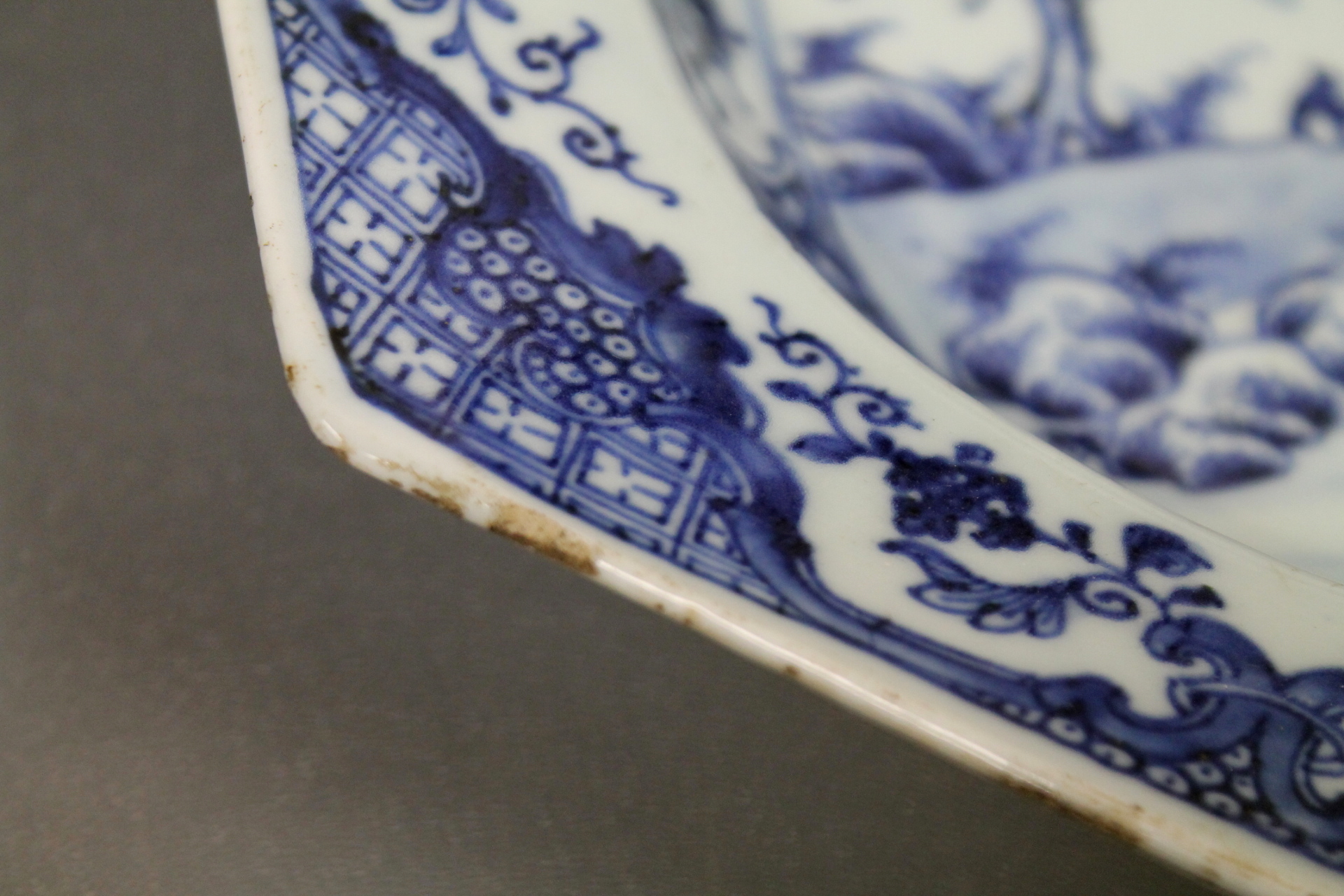 18th century Chinese Export blue & white octagonal deep ashet or meat plate decorated with figures - Image 4 of 15