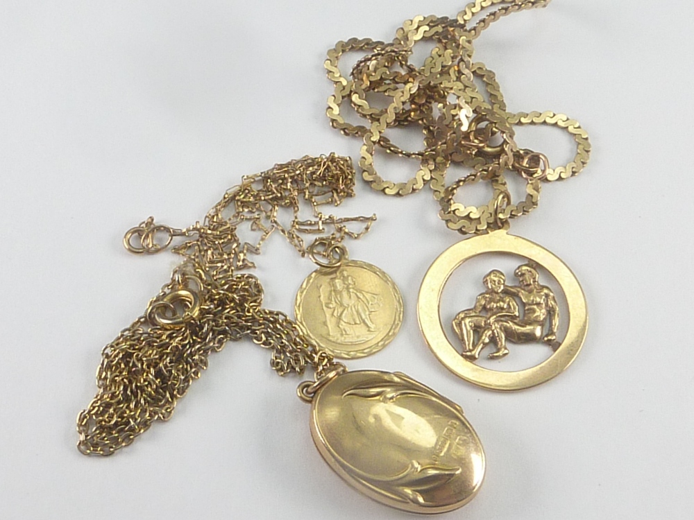 9ct gold Gemini pendant, another and a locket, all 9ct. Condition Report.