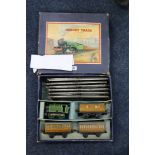 Hornby O gauge no:101 tank passenger set with clockwork 0-4-4 locomotive 460 LNER green, boxed.