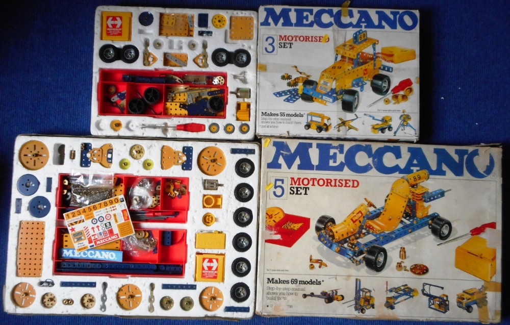 Meccano. (2). Motorised sets No. 3 and No 5. Both in good condition. Not known if complete.