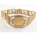 9ct gold openwork bracelet with a sovereign 1982, detachable. Condition Report.