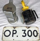 London Underground items comprising a 4-aspect SIGNALLING HANDLAMP (red, amber, green & blank)