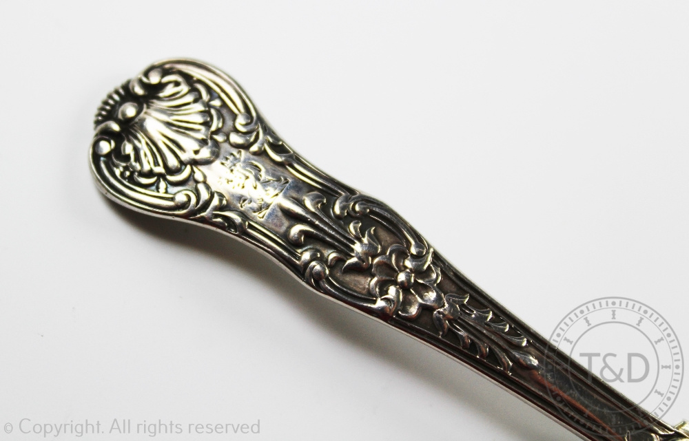 A silver Queens pattern sugar spoon, London 1830 makers mark 'JJC', - Image 2 of 2