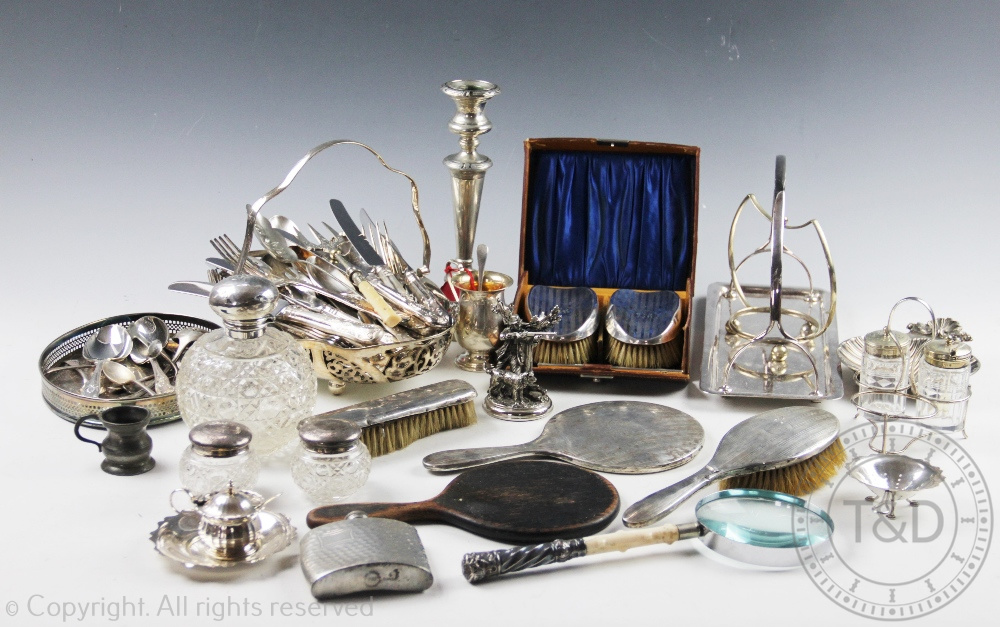 A miscellany of late Victorian and later silver and plated wares, to include; a scent bottle,