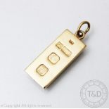 A 9ct yellow gold ingot pendant, weight 9.