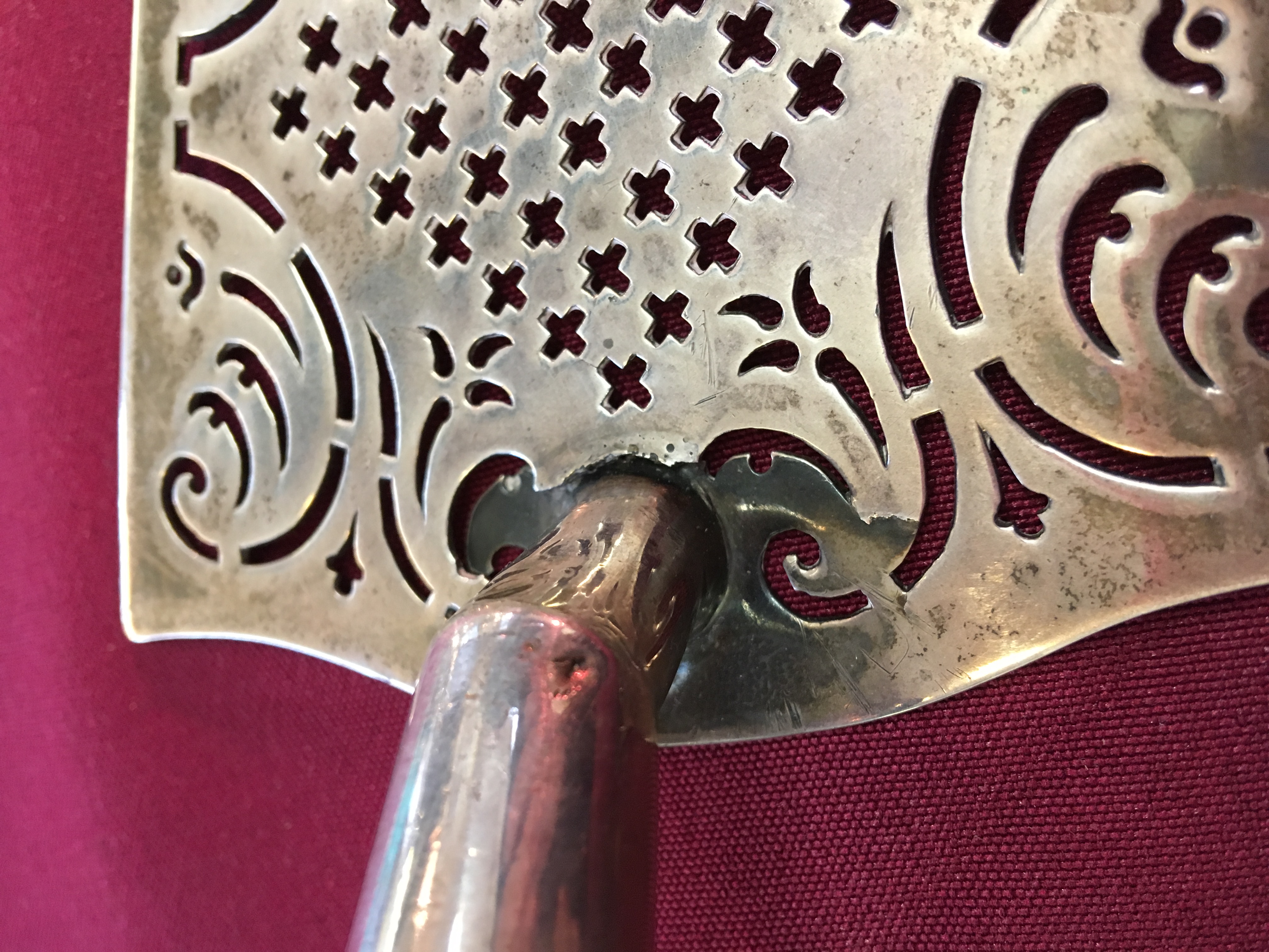 A George II silver cake slice, London 1746, with pierced silver blade and turned horn handle, - Image 5 of 6