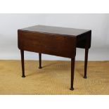 An Edwardian mahogany drop leaf table on tapered square legs, 70cm H x 86.