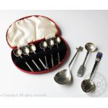 A cased set of six Art Deco silver teaspoons, Sheffield 1932, with chevron detail to the terminal,