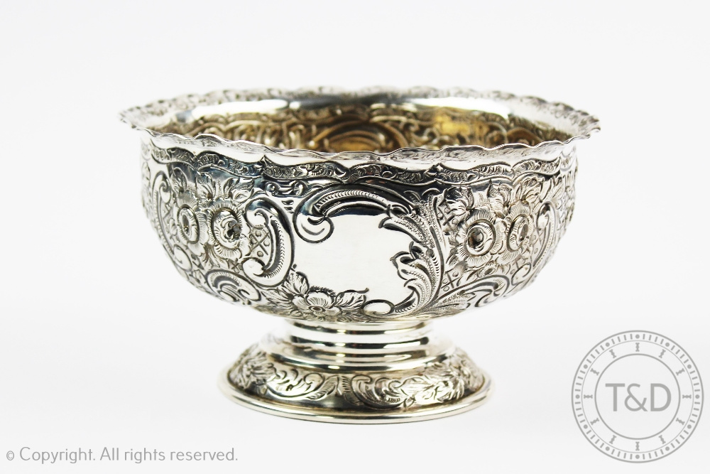 A Victorian silver footed bowl by Wakeley and Wheeler, London 1898,