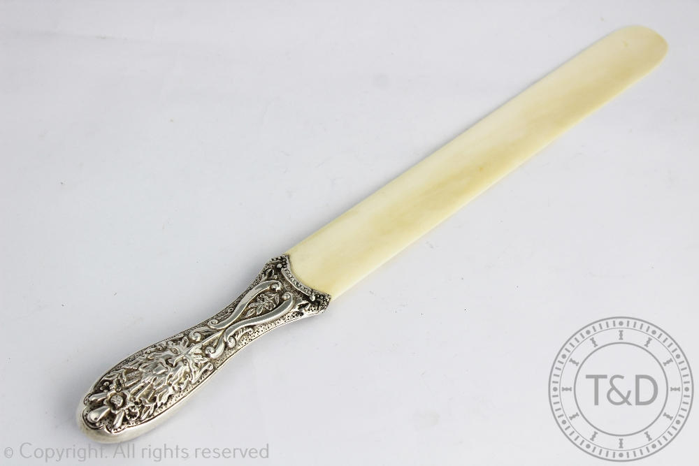 A large Victorian silver handled ivory page turner, London 1890, - Image 2 of 4