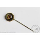 A Victorian reverse painted foxes mask stick pin, within rope twist surround, unmarked, 7.