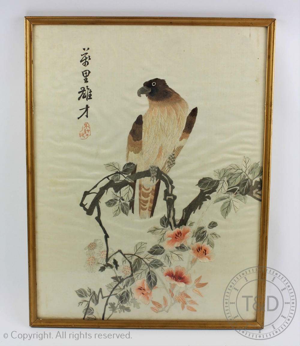 A pair of Chinese silk embroidered panels, 20th century, depicting a cockerel and an eagle, - Bild 2 aus 2