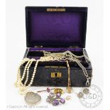 A selection of jewellery to a leather covered case, to include; a 9ct gold amethyst set bar brooch,