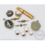 A selection of mixed jewellery,