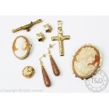 A selection of jewellery to include; a 9ct gold gold mounted carved shell cameo brooch,