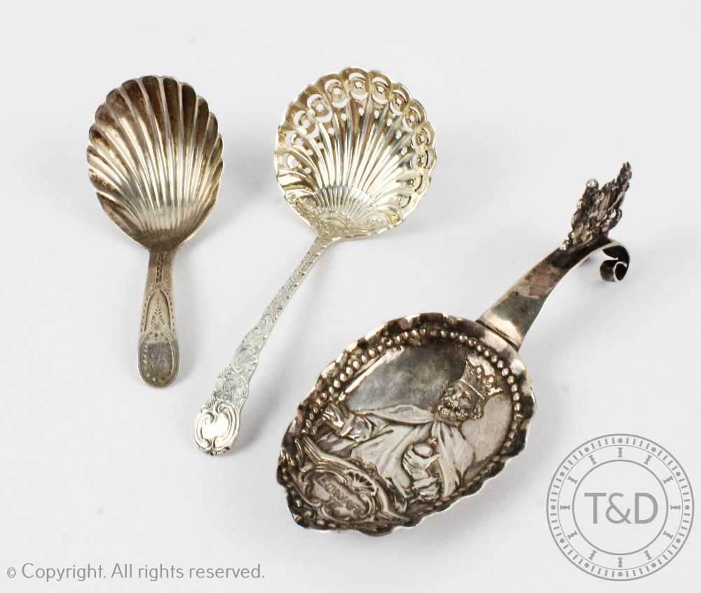 A silver Edward II commemorative caddy spoon, import mark for Chester 1903, 11cm long,