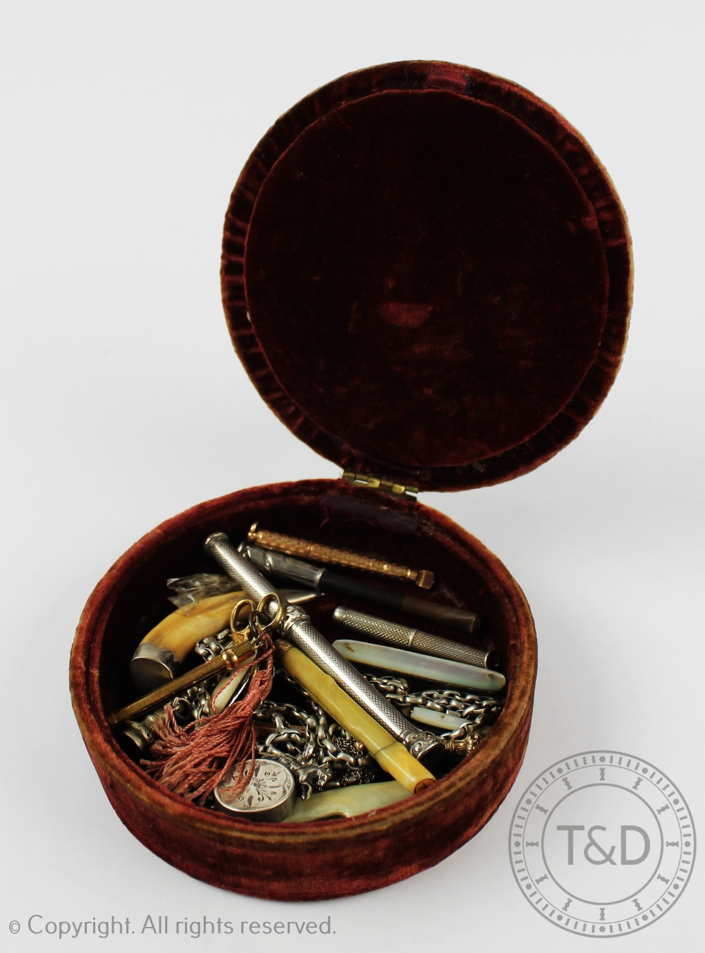 A velvet covered casket containing an assorted collection of retractable propelling pencils, - Image 2 of 3