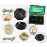 A selection of jewellery, to include; a pendant inset with an 18th century lady,